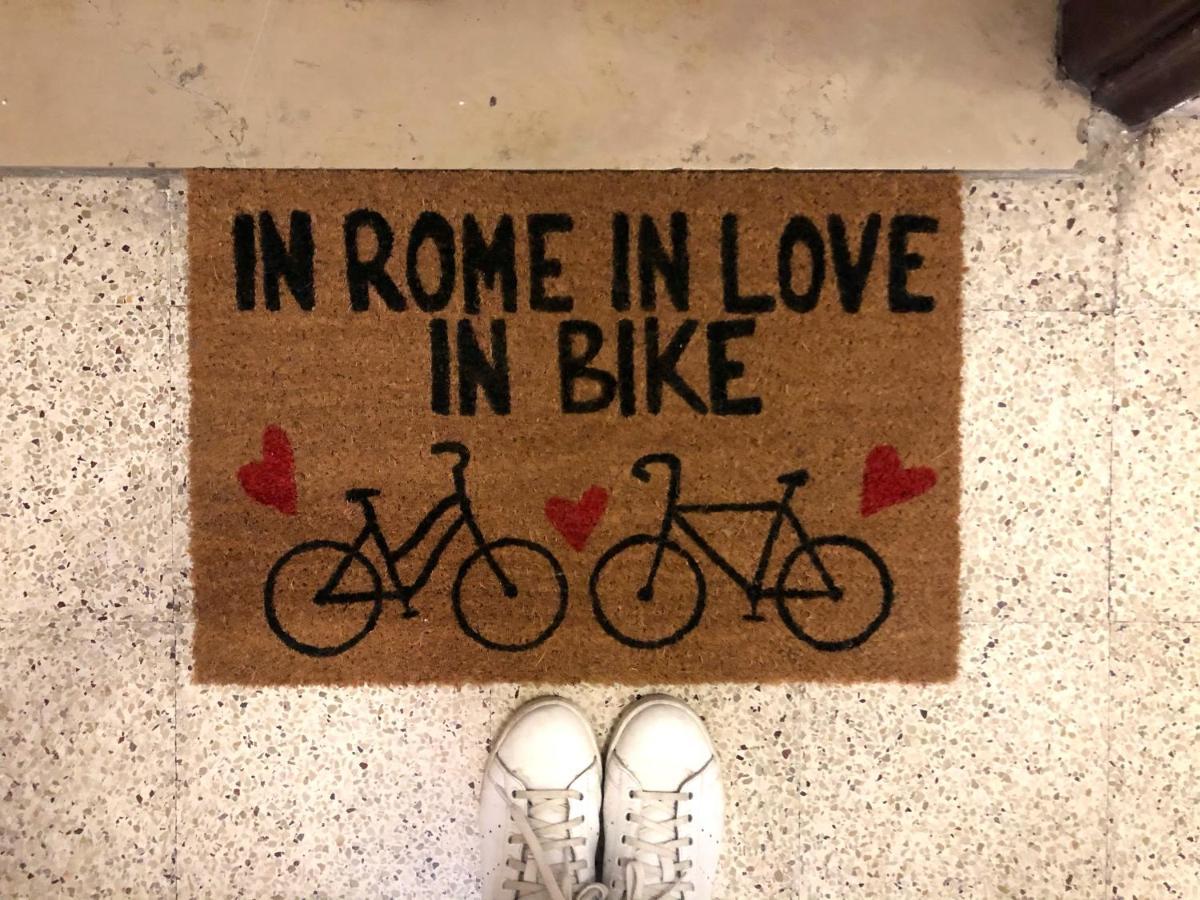 In Rome In Love In Bike Roma Exterior foto